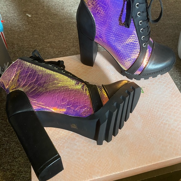 NEW WITH BOX Cape Robbins Blood Thirst Boots - Picture 13 of 14